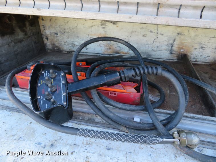 image for item DI3873 2005 Ford F450 Super Duty XL  utility truck