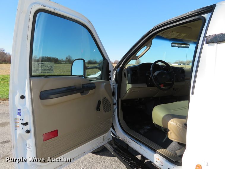image for item DI3873 2005 Ford F450 Super Duty XL  utility truck