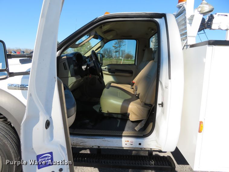 image for item DI3873 2005 Ford F450 Super Duty XL  utility truck
