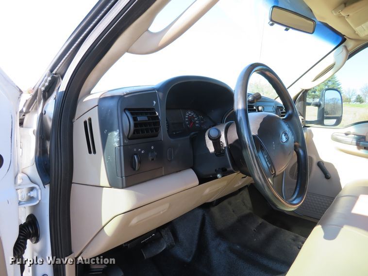 image for item DI3873 2005 Ford F450 Super Duty XL  utility truck