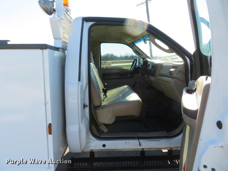 image for item DI3873 2005 Ford F450 Super Duty XL  utility truck