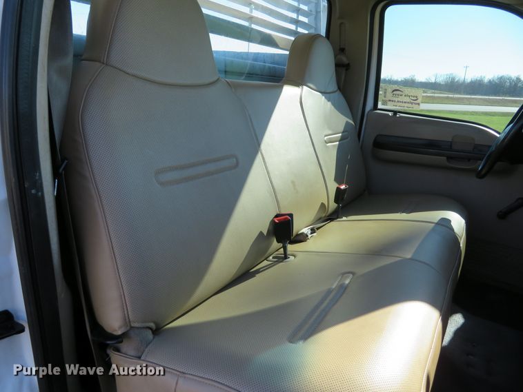 image for item DI3873 2005 Ford F450 Super Duty XL  utility truck