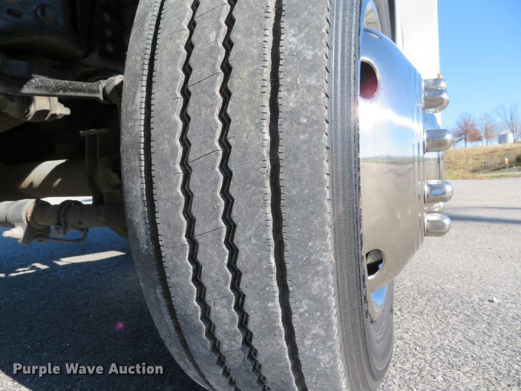 image for item DI3873 2005 Ford F450 Super Duty XL  utility truck