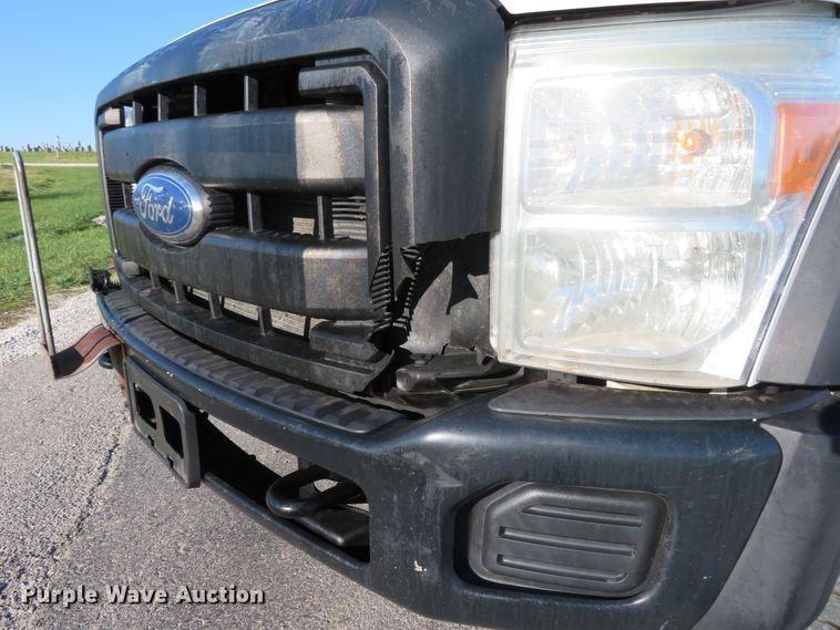 image for item DI3878 2011 Ford F550 Super Duty XL  Crew Cab utility truck