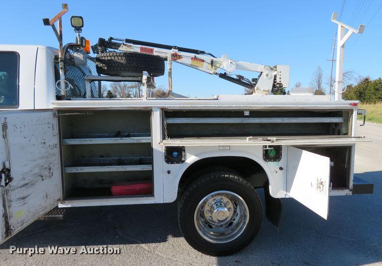 image for item DI3878 2011 Ford F550 Super Duty XL  Crew Cab utility truck