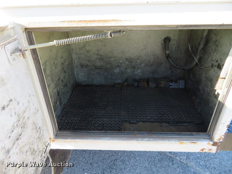 image for item DI3878 2011 Ford F550 Super Duty XL  Crew Cab utility truck