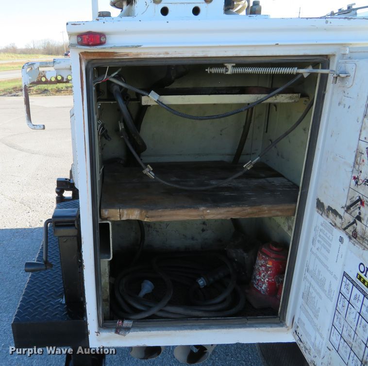 image for item DI3878 2011 Ford F550 Super Duty XL  Crew Cab utility truck