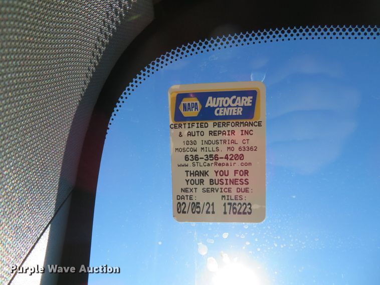 image for item DI3878 2011 Ford F550 Super Duty XL  Crew Cab utility truck