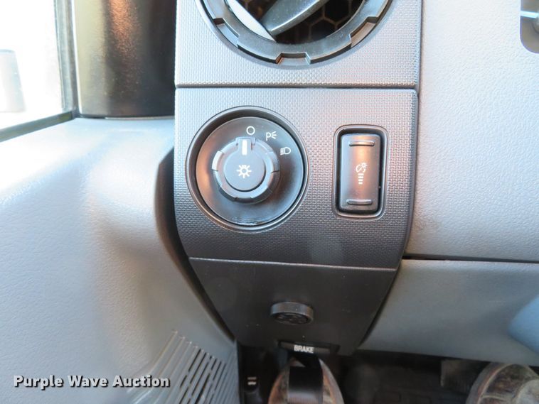 image for item DI3878 2011 Ford F550 Super Duty XL  Crew Cab utility truck