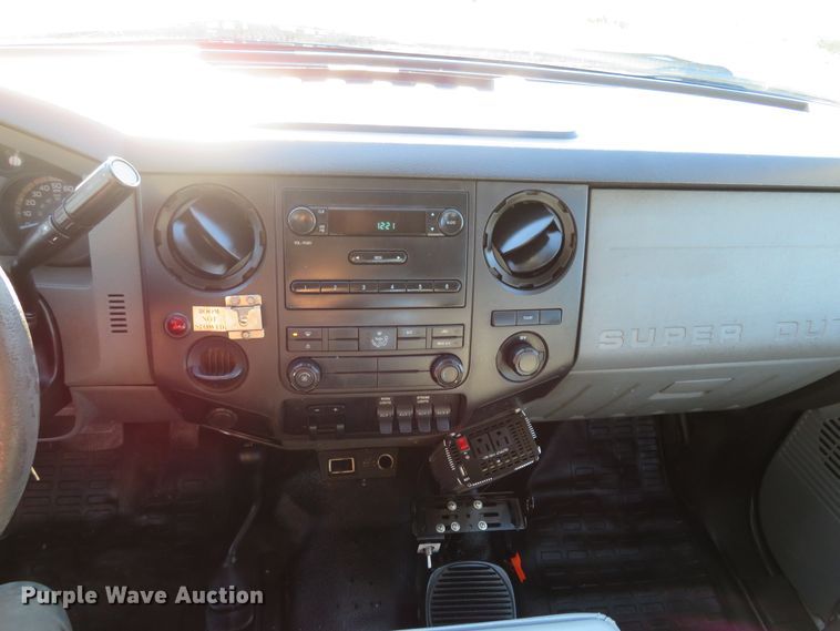 image for item DI3878 2011 Ford F550 Super Duty XL  Crew Cab utility truck