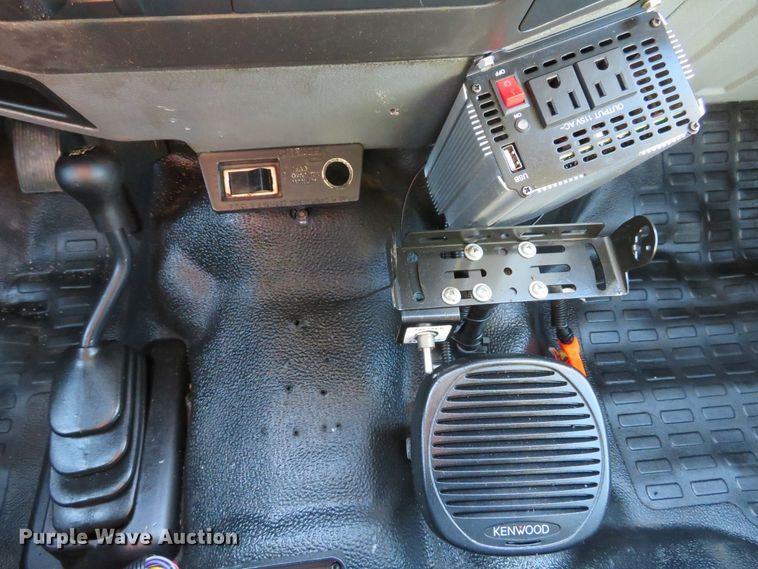 image for item DI3878 2011 Ford F550 Super Duty XL  Crew Cab utility truck