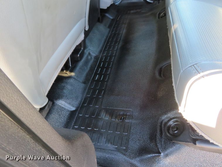 image for item DI3878 2011 Ford F550 Super Duty XL  Crew Cab utility truck