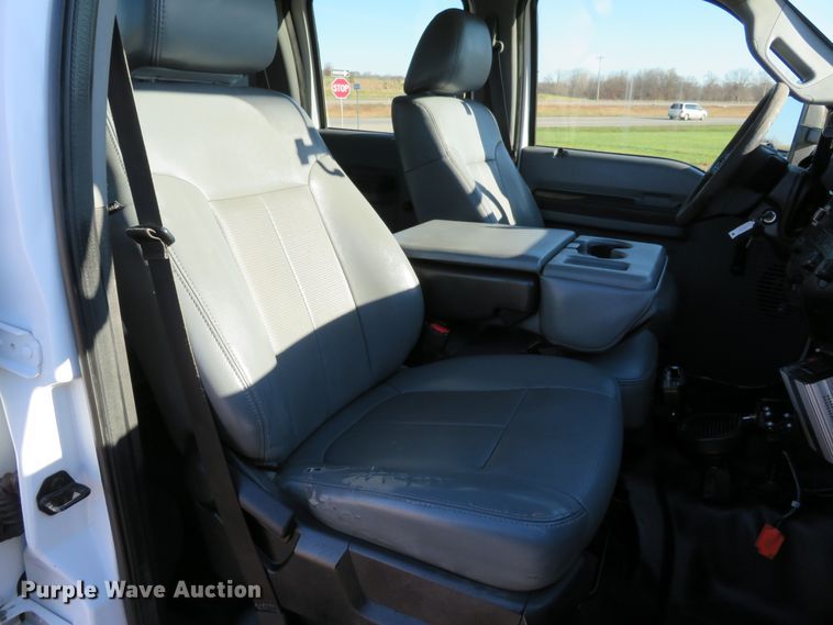 image for item DI3878 2011 Ford F550 Super Duty XL  Crew Cab utility truck