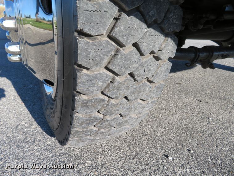 image for item DI3878 2011 Ford F550 Super Duty XL  Crew Cab utility truck