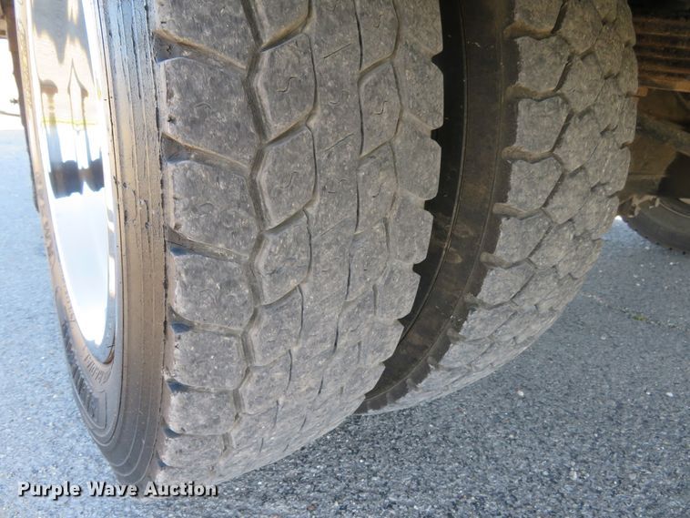 image for item DI3878 2011 Ford F550 Super Duty XL  Crew Cab utility truck