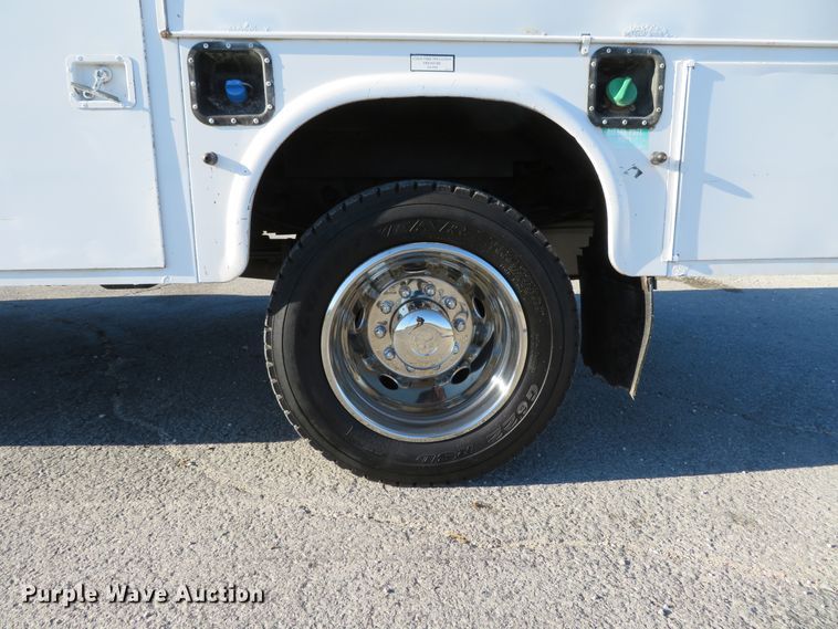 image for item DI3878 2011 Ford F550 Super Duty XL  Crew Cab utility truck