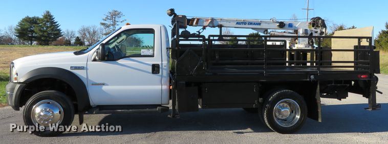 image for item DI3879 2006 Ford F550 Super Duty XL  utility truck