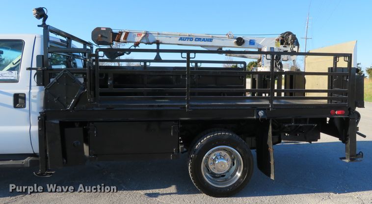 image for item DI3879 2006 Ford F550 Super Duty XL  utility truck