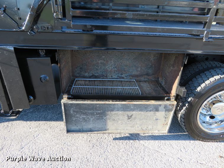 image for item DI3879 2006 Ford F550 Super Duty XL  utility truck