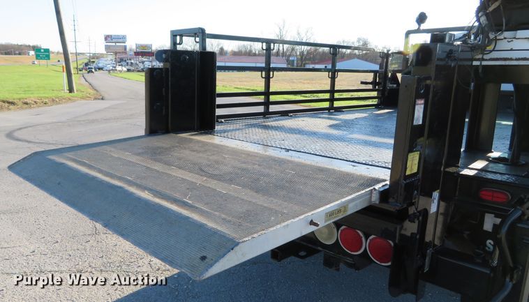 image for item DI3879 2006 Ford F550 Super Duty XL  utility truck