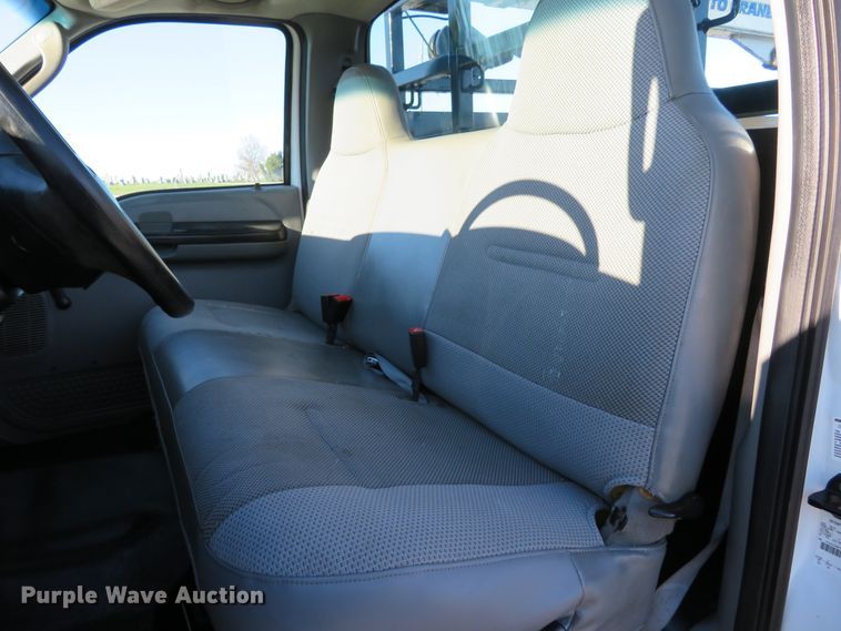 image for item DI3879 2006 Ford F550 Super Duty XL  utility truck