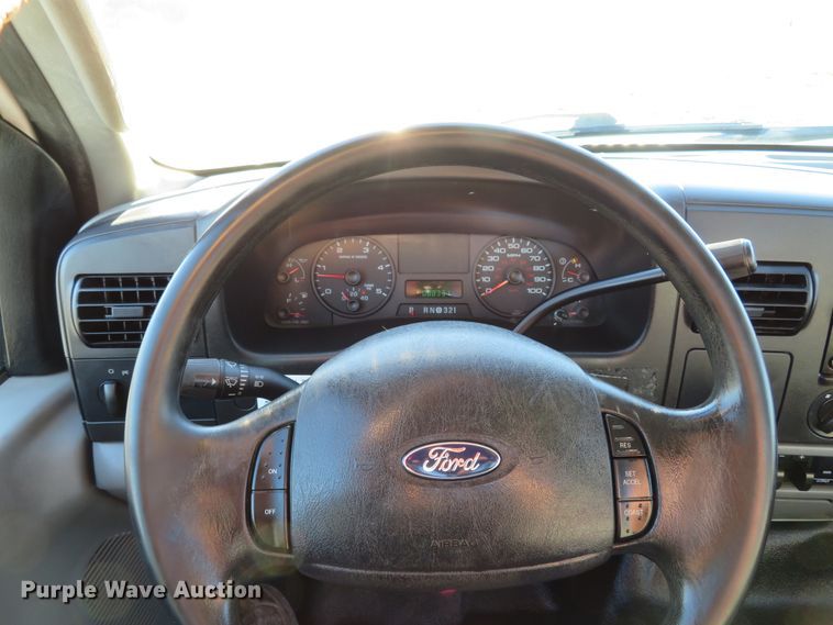 image for item DI3879 2006 Ford F550 Super Duty XL  utility truck