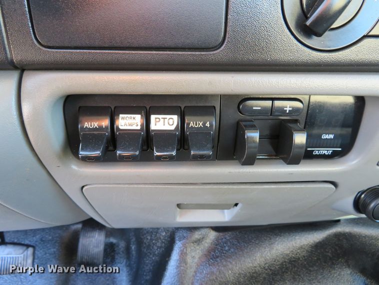 image for item DI3879 2006 Ford F550 Super Duty XL  utility truck