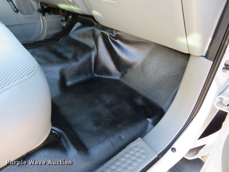 image for item DI3879 2006 Ford F550 Super Duty XL  utility truck