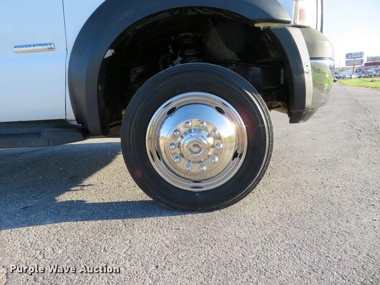image for item DI3879 2006 Ford F550 Super Duty XL  utility truck