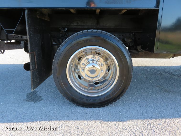 image for item DI3879 2006 Ford F550 Super Duty XL  utility truck