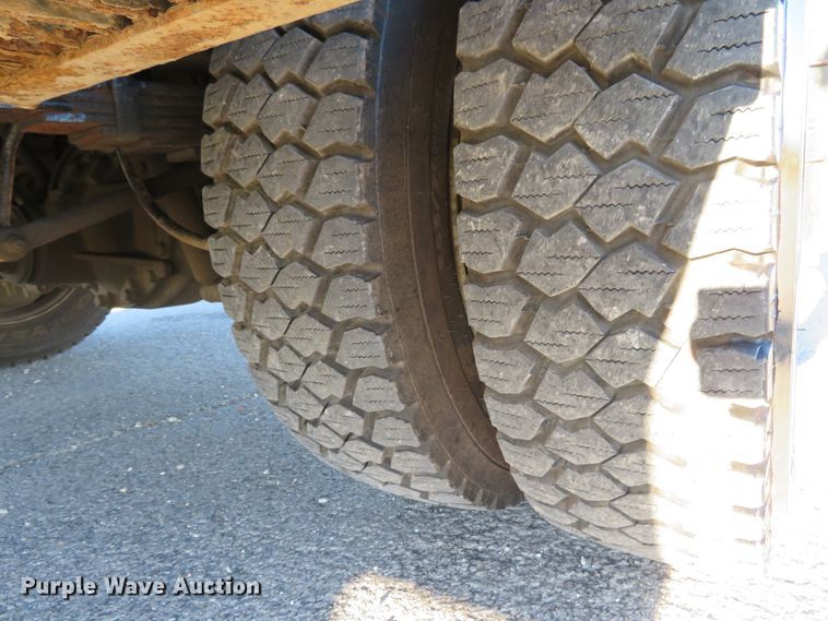 image for item DI3879 2006 Ford F550 Super Duty XL  utility truck