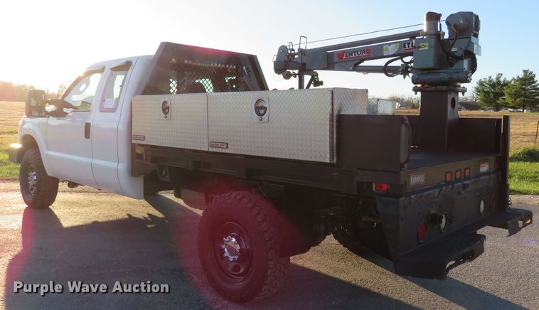 image for item DI3880 2011 Ford F350 Super Duty XL  SuperCab flatbed pickup truck