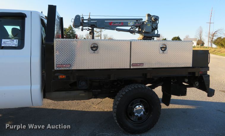 image for item DI3880 2011 Ford F350 Super Duty XL  SuperCab flatbed pickup truck