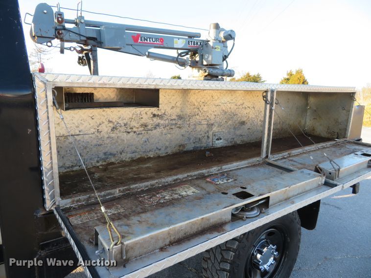 image for item DI3880 2011 Ford F350 Super Duty XL  SuperCab flatbed pickup truck