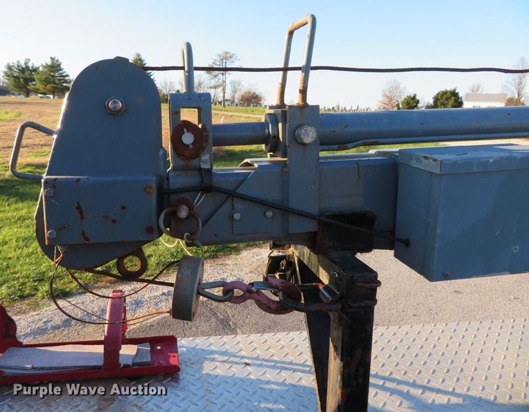 image for item DI3880 2011 Ford F350 Super Duty XL  SuperCab flatbed pickup truck