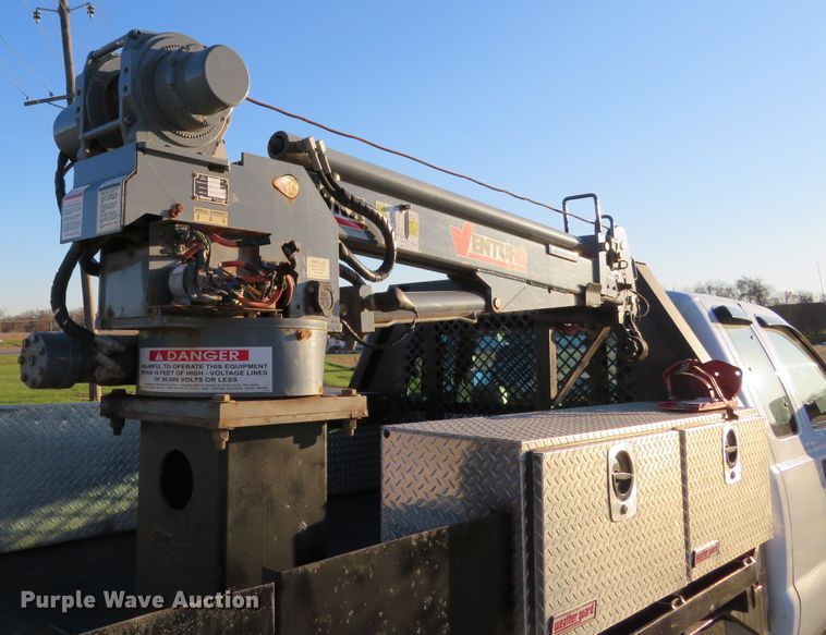 image for item DI3880 2011 Ford F350 Super Duty XL  SuperCab flatbed pickup truck