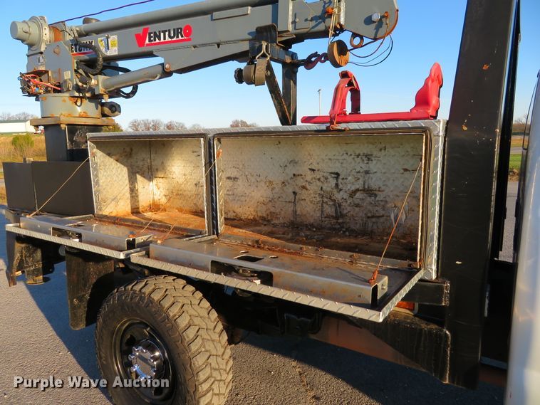 image for item DI3880 2011 Ford F350 Super Duty XL  SuperCab flatbed pickup truck