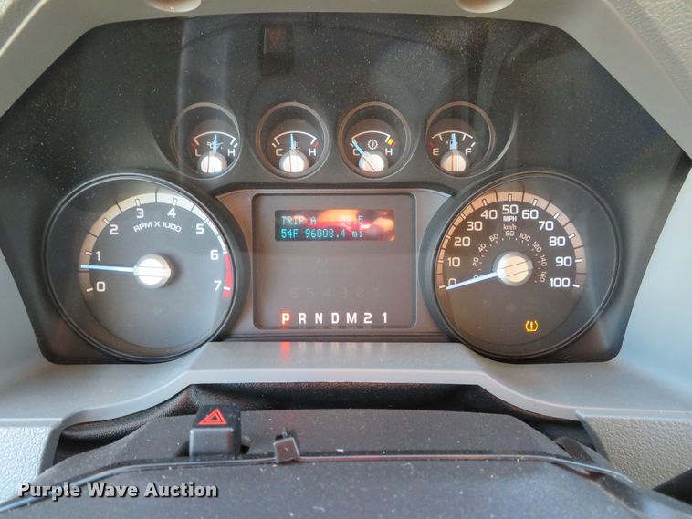 image for item DI3880 2011 Ford F350 Super Duty XL  SuperCab flatbed pickup truck