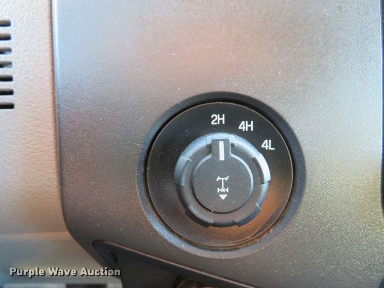 image for item DI3880 2011 Ford F350 Super Duty XL  SuperCab flatbed pickup truck