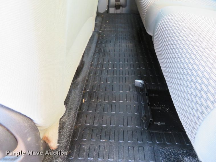 image for item DI3880 2011 Ford F350 Super Duty XL  SuperCab flatbed pickup truck