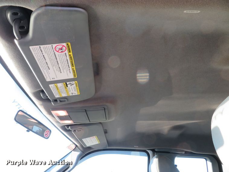 image for item DI3880 2011 Ford F350 Super Duty XL  SuperCab flatbed pickup truck