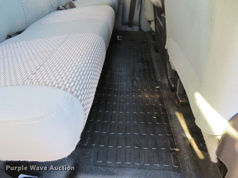 image for item DI3880 2011 Ford F350 Super Duty XL  SuperCab flatbed pickup truck