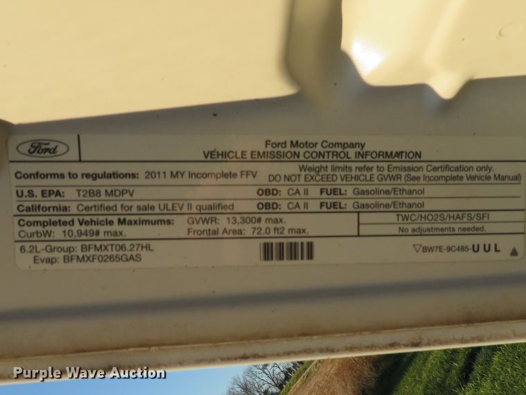 image for item DI3880 2011 Ford F350 Super Duty XL  SuperCab flatbed pickup truck