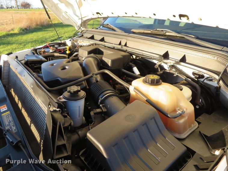 image for item DI3880 2011 Ford F350 Super Duty XL  SuperCab flatbed pickup truck