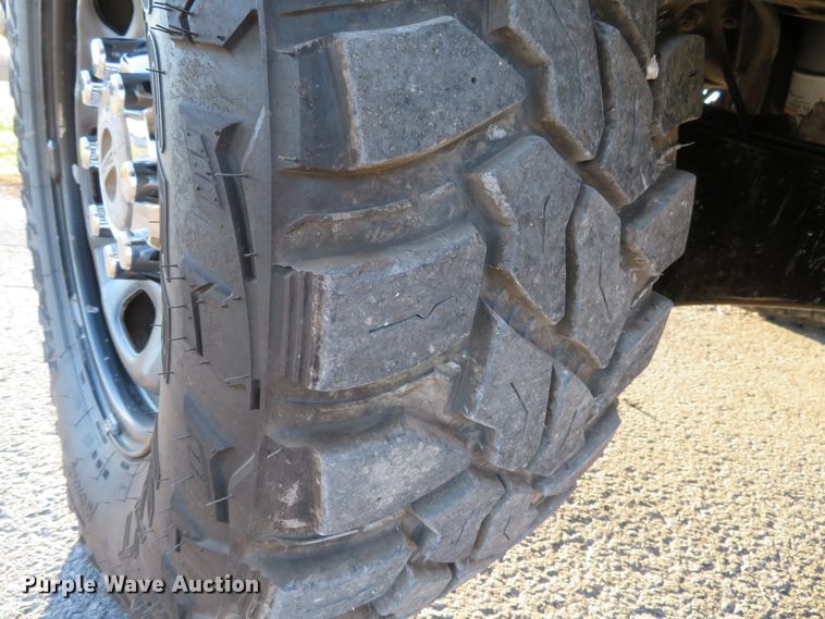 image for item DI3880 2011 Ford F350 Super Duty XL  SuperCab flatbed pickup truck