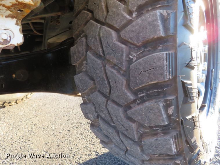 image for item DI3880 2011 Ford F350 Super Duty XL  SuperCab flatbed pickup truck