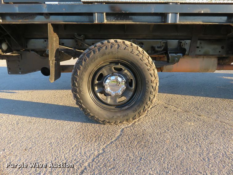 image for item DI3880 2011 Ford F350 Super Duty XL  SuperCab flatbed pickup truck