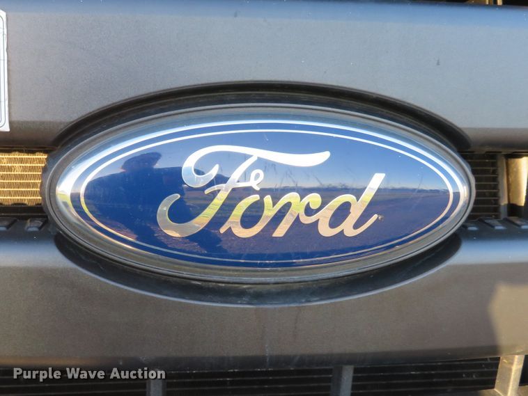 image for item DI3880 2011 Ford F350 Super Duty XL  SuperCab flatbed pickup truck