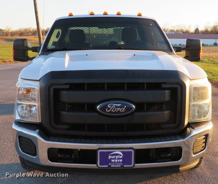 image for item DI3897 2013 Ford F350 Super Duty XL  SuperCab utility bed pickup truck