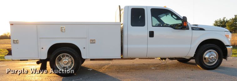 image for item DI3897 2013 Ford F350 Super Duty XL  SuperCab utility bed pickup truck